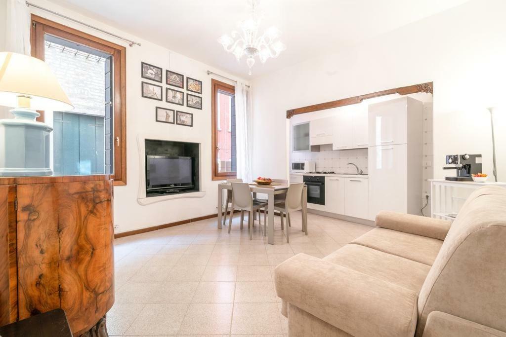 Casa Delle Botteghe Apartment Venesia Bagian luar foto
